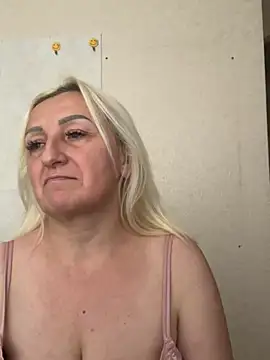 Angela_37 Adlı Modelin Canlı XXX Sohbeti