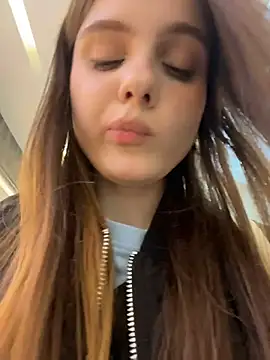 צ'אט XXX בשידור חי של Lunabelle_