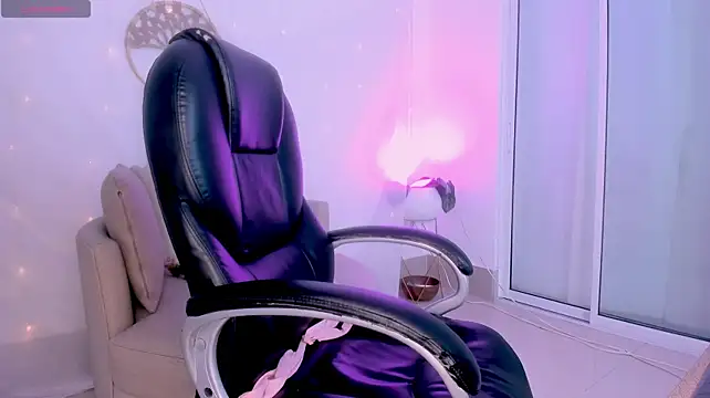 tiny_isawii's Live XXX Chat