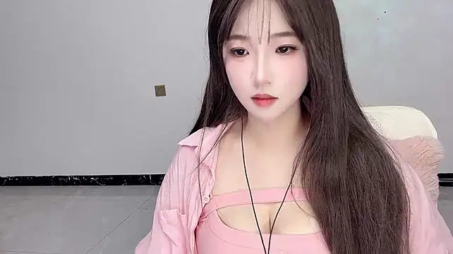 Lucy_8858 现场XXX聊天
