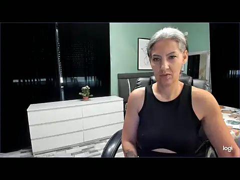 LexxxyDiamond – Live XXX-chat