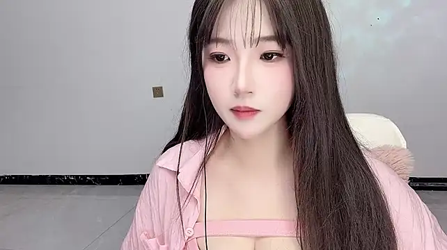 Lucy_8858 Adlı Modelin Canlı XXX Sohbeti