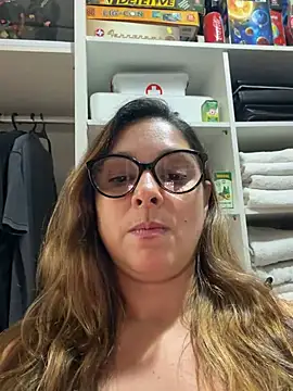 Show de Mariiii_morena na webcam