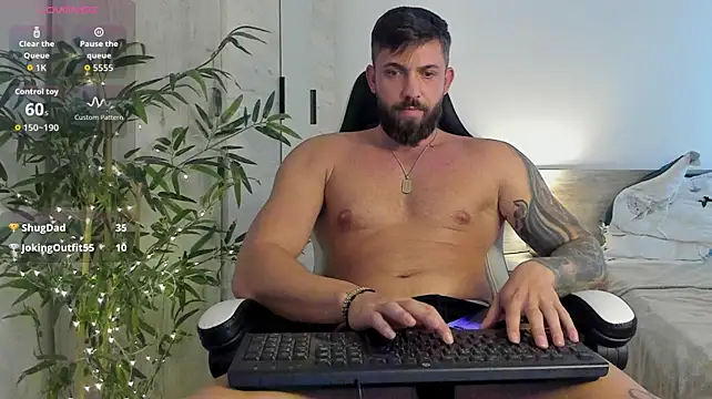 LustyMike_ live XXX chat