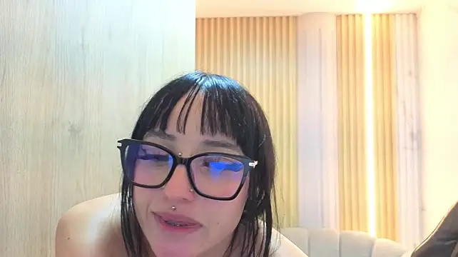 Chat XXX en directo de eivy_lilith_cn