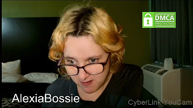 AlexiaBossie: онлайн-секс-чат