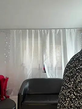 Alimela Adlı Modelin Canlı XXX Sohbeti