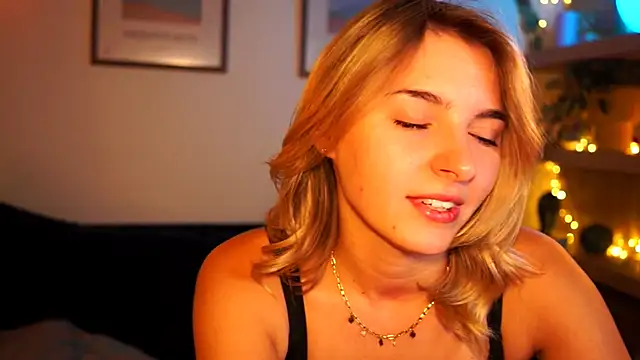 Chat XXX en directo de tiny_pixieee