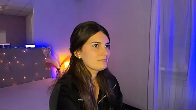 Laura_Leee Adlı Modelin Canlı XXX Sohbeti
