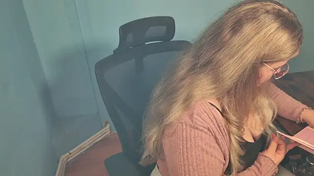 Allyy_baby: онлайн-секс-чат