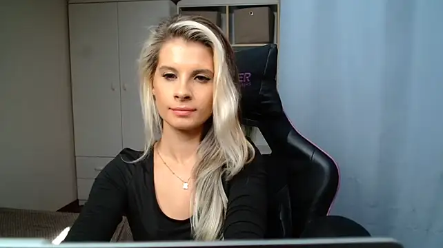KristineGlow's Live XXX Chat