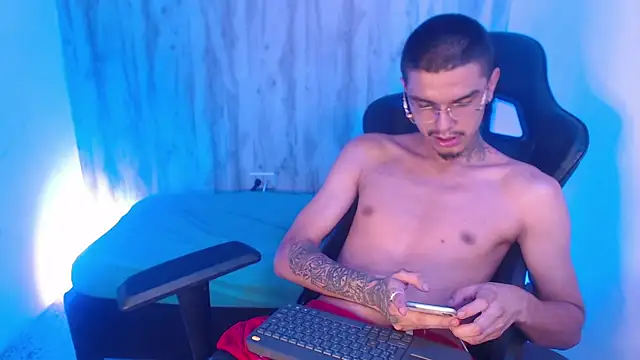 Chat XXX ao vivo de Tayson_Hot