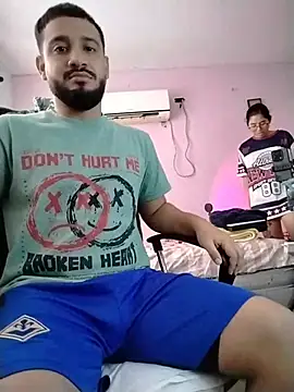 BadboyX333のライブXXXチャット