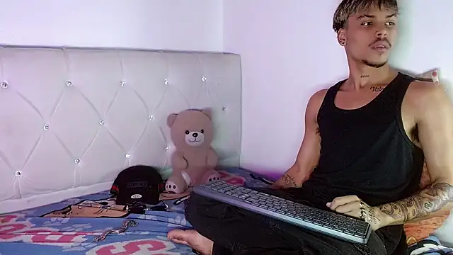 Angel_foxc13 即時 XXX 聊天