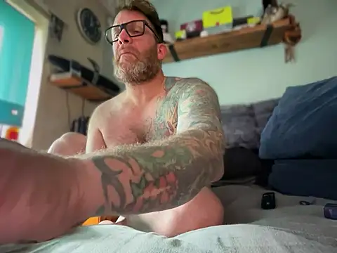 Tattooednakedguy's Live XXX Chat