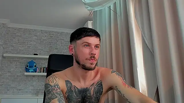 XXX chat uživo modela JonahShaw