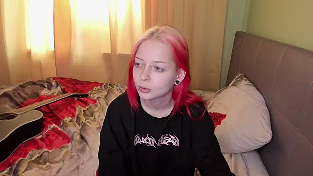 XXX chat uživo modela PetiteLia_