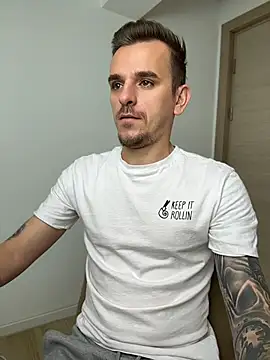 Huge_cock22cm Webcam-Show