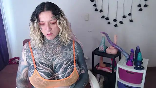 צ'אט XXX בשידור חי של SLOPPYTITSS