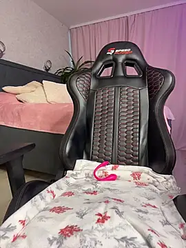 Kitty-Kelsi Live XXX-chat