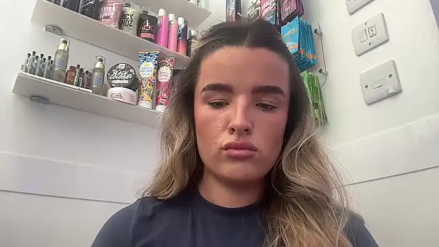maisiesmithx Adlı Modelin Canlı XXX Sohbeti