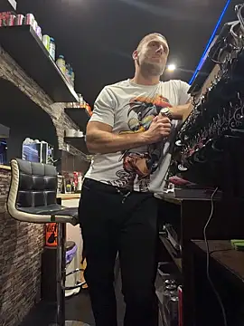 Johnytrain XXX чат на живо