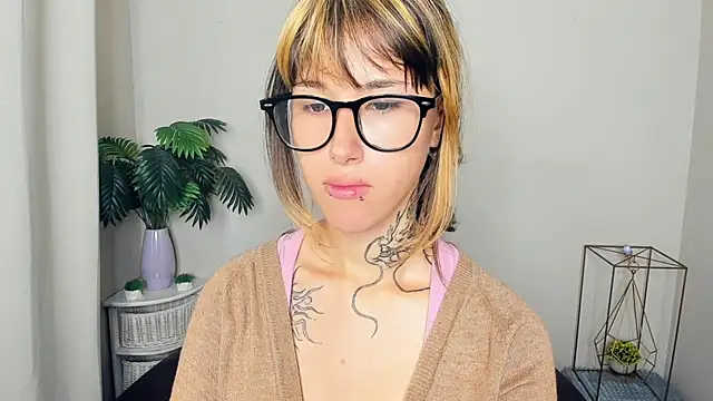 Živý XXX chat TomikoSword