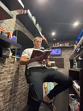 Johnytrain Adlı Modelin Canlı XXX Sohbeti