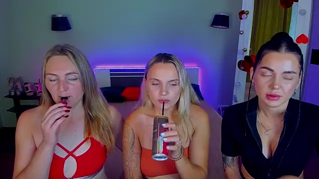 XXX chat uživo modela MagicEyess