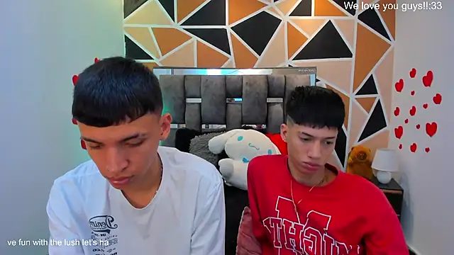 Chat +18 de Juan_Nd_Steven ao vivo