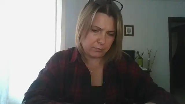 ElenaLove888 Chat XXX in diretta