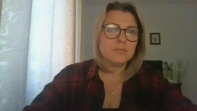 ElenaLove888 Chat XXX in diretta