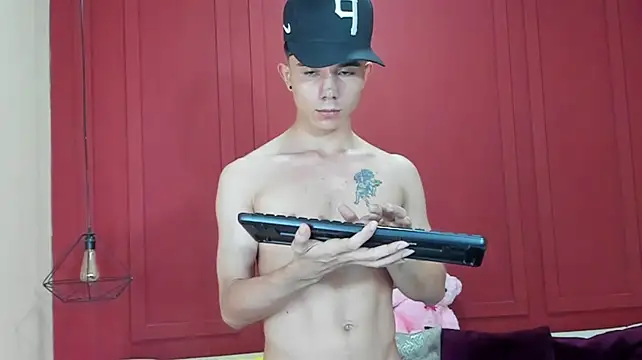 XXX chat uživo modela MaximumSteel_