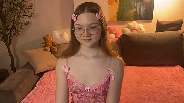 Lola_luminarcc Chat XXX in diretta