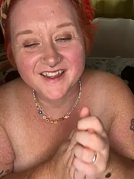 Chatroom XXX en direct de BustyRedxx