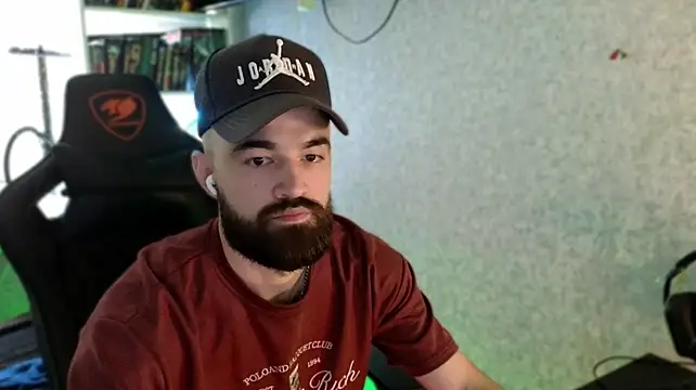 XXX chat uživo modela _Serious_Man