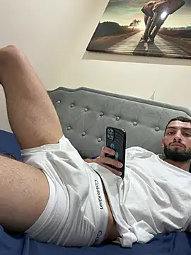 Juliann69Ramiro Webcam show