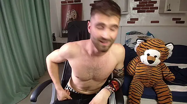 Czat XXX na żywo – KyloEast