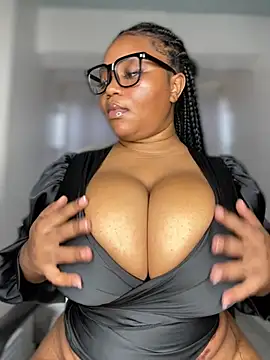EliteSoraya Show in webcam
