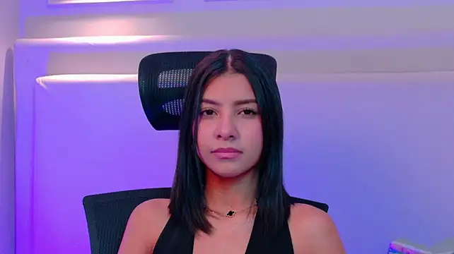 NaomiKlarc Chat XXX in diretta