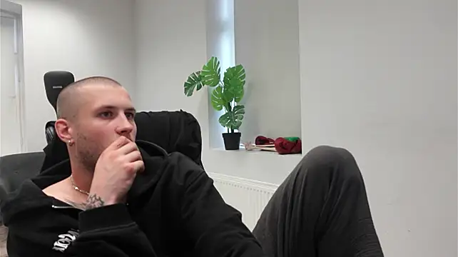 XXX chat uživo modela Igor_Wilde