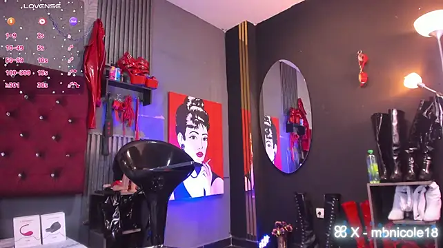 MissNicoleSdsのライブXXXチャット