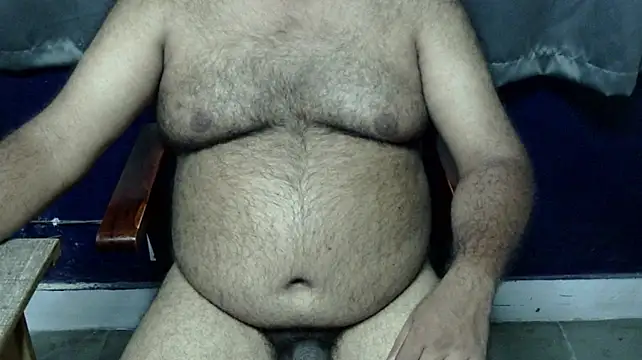 hairysubcub_70 网络视讯表演