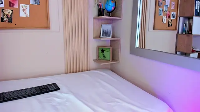 emma_rules99 élő XXX-chatje