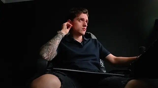 FelixStarkk – Naživo XXX chat