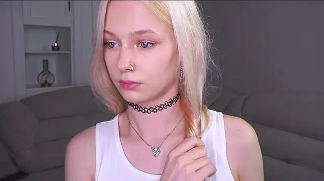 CorrieJust's Live XXX Chat