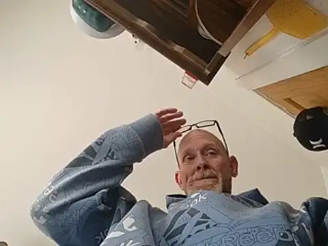 justaman176983 Шоу с уебкамера