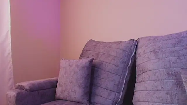 MiaColucci18 élő XXX-chatje