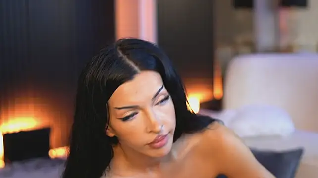 XXX chat uživo modela NouraMalvi