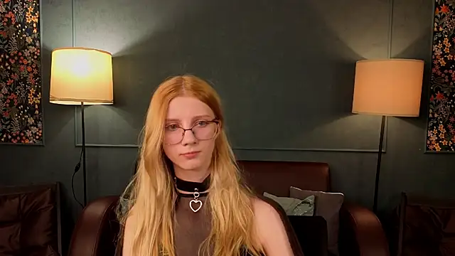 M1aForever Chat XXX in diretta